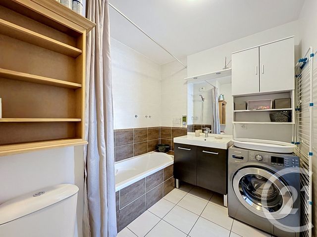 Appartement T2 à louer - 2 pièces - 37.75 m2 - BRON - 69 - RHONE-ALPES - Century 21 Hestia Ldi