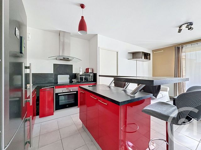 Appartement T2 à louer - 2 pièces - 37.75 m2 - BRON - 69 - RHONE-ALPES - Century 21 Hestia Ldi
