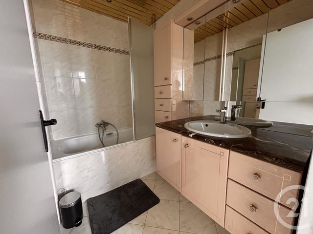 Appartement F5 à louer - 5 pièces - 110.73 m2 - LYON - 69008 - RHONE-ALPES - Century 21 Hestia Ldi
