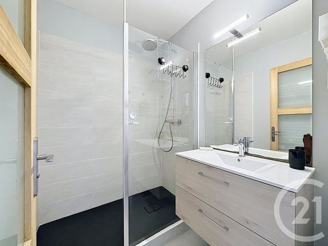 Appartement T3 à louer - 3 pièces - 68.31 m2 - VENISSIEUX - 69 - RHONE-ALPES - Century 21 Hestia Ldi