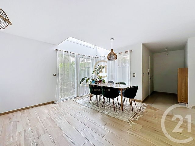 Appartement F4 à louer - 4 pièces - 90.78 m2 - LYON - 69008 - RHONE-ALPES - Century 21 Hestia Ldi