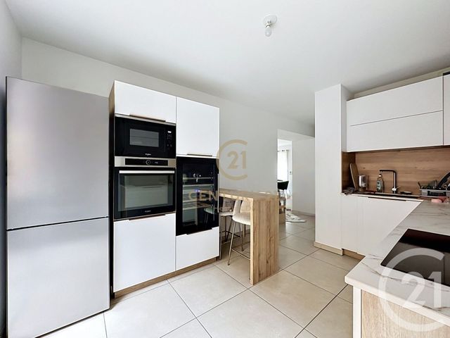 Appartement F4 à louer - 4 pièces - 90.78 m2 - LYON - 69008 - RHONE-ALPES - Century 21 Hestia Ldi