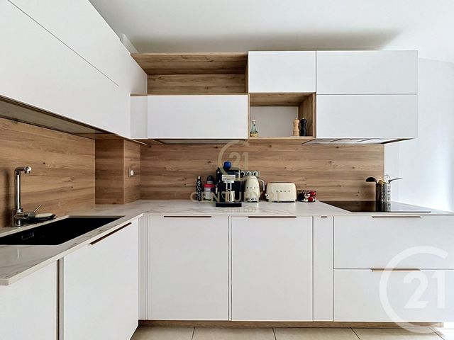 Appartement F4 à louer - 4 pièces - 90.78 m2 - LYON - 69008 - RHONE-ALPES - Century 21 Hestia Ldi