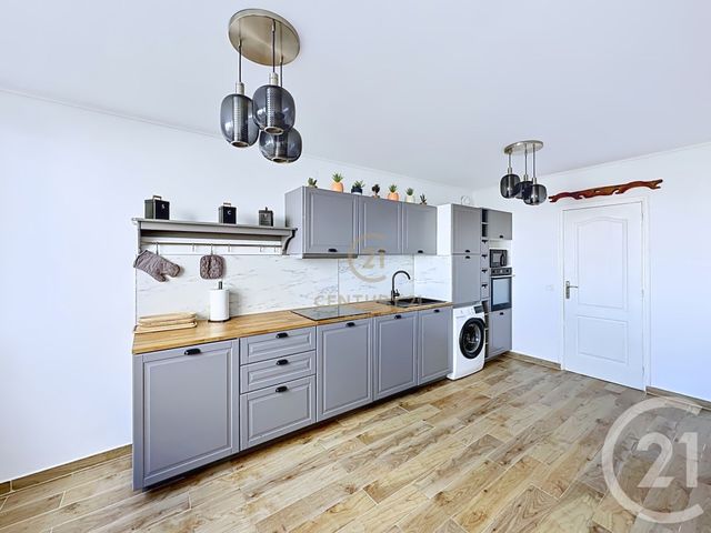 Appartement T3 à vendre - 3 pièces - 79.54 m2 - LYON - 69008 - RHONE-ALPES - Century 21 Hestia Ldi