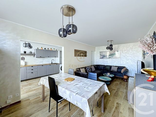 Appartement T3 à vendre - 3 pièces - 79.54 m2 - LYON - 69008 - RHONE-ALPES - Century 21 Hestia Ldi