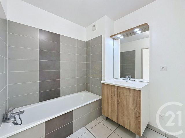 Appartement F3 à vendre - 3 pièces - 55.65 m2 - VENISSIEUX - 69 - RHONE-ALPES - Century 21 Hestia Ldi