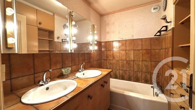Appartement F5 à vendre - 5 pièces - 112.17 m2 - VILLEURBANNE - 69 - RHONE-ALPES - Century 21 Hestia Ldi
