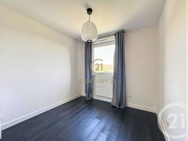 Appartement F3 à vendre - 3 pièces - 63.0 m2 - BRON - 69 - RHONE-ALPES - Century 21 Hestia Ldi
