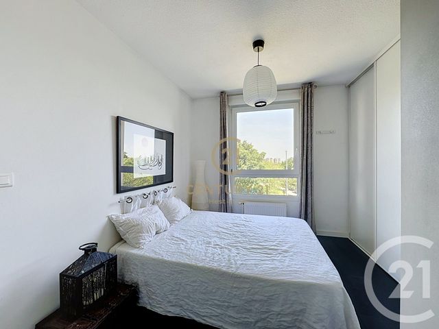 Appartement F3 à vendre - 3 pièces - 63.0 m2 - BRON - 69 - RHONE-ALPES - Century 21 Hestia Ldi