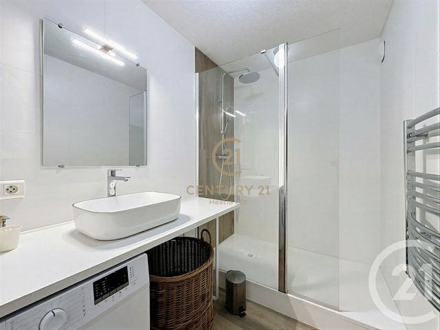 Appartement F3 à vendre - 3 pièces - 63.0 m2 - BRON - 69 - RHONE-ALPES - Century 21 Hestia Ldi