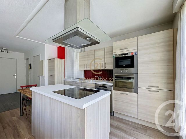Appartement F3 à vendre - 3 pièces - 63.0 m2 - BRON - 69 - RHONE-ALPES - Century 21 Hestia Ldi