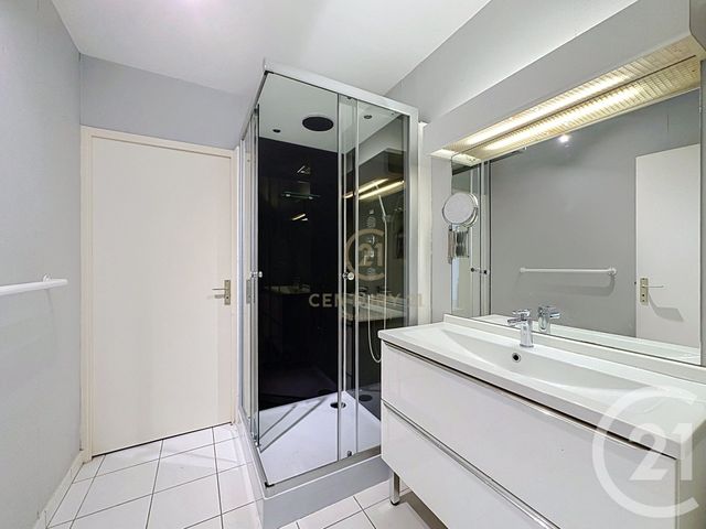 Appartement F2 à vendre - 2 pièces - 49.04 m2 - LYON - 69008 - RHONE-ALPES - Century 21 Hestia Ldi