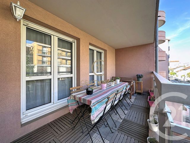 Appartement F5 à vendre - 5 pièces - 113.27 m2 - LYON - 69008 - RHONE-ALPES - Century 21 Hestia Ldi