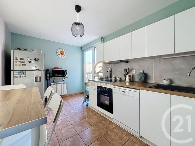 Appartement F5 à vendre - 5 pièces - 113.27 m2 - LYON - 69008 - RHONE-ALPES - Century 21 Hestia Ldi