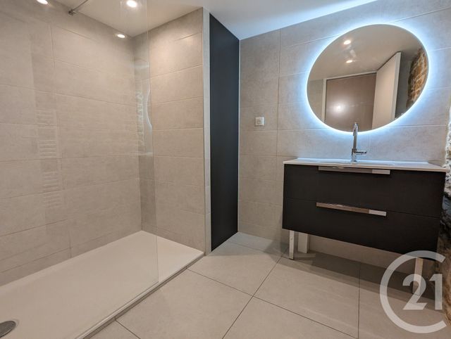 Appartement T2 à louer - 2 pièces - 63.27 m2 - LYON - 69001 - RHONE-ALPES - Century 21 Hestia Ldi