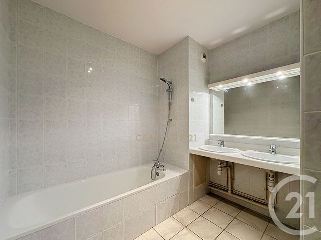 Appartement F4 à vendre - 4 pièces - 92.63 m2 - LYON - 69008 - RHONE-ALPES - Century 21 Hestia Ldi