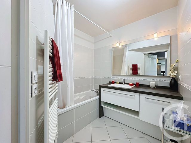 Appartement T4 à vendre - 4 pièces - 92.36 m2 - LYON - 69005 - RHONE-ALPES - Century 21 Hestia Ldi
