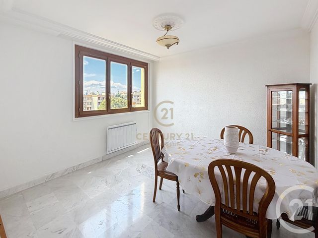 Appartement T3 à vendre - 3 pièces - 79.48 m2 - BRON - 69 - RHONE-ALPES - Century 21 Hestia Ldi