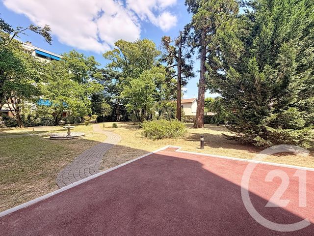 Appartement T3 à vendre - 3 pièces - 79.48 m2 - BRON - 69 - RHONE-ALPES - Century 21 Hestia Ldi