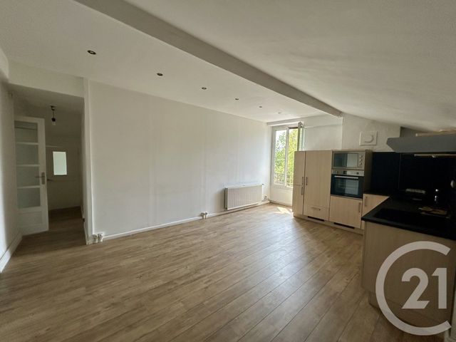 Appartement F3 à louer - 3 pièces - 80.26 m2 - LYON - 69008 - RHONE-ALPES - Century 21 Hestia Ldi