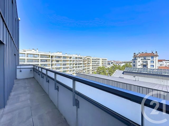Appartement T3 à vendre - 3 pièces - 79.37 m2 - LYON - 69008 - RHONE-ALPES - Century 21 Hestia Ldi