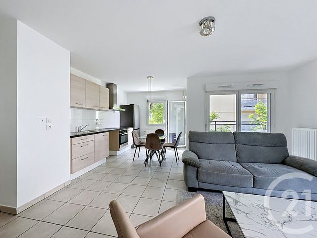 Appartement T3 à louer - 3 pièces - 65.99 m2 - ST PRIEST - 69 - RHONE-ALPES - Century 21 Hestia Ldi
