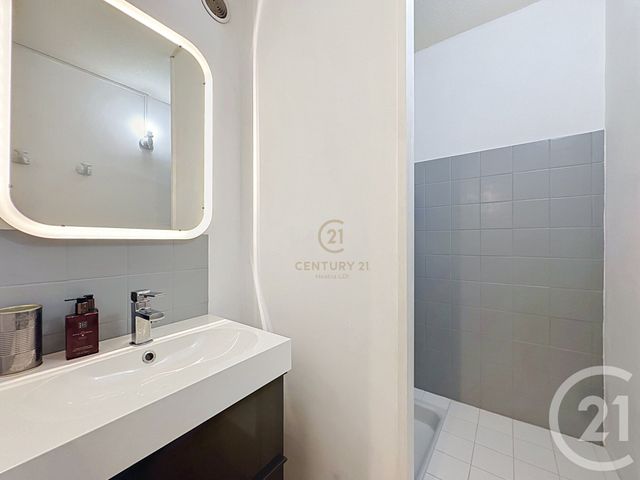 Appartement F5 à vendre - 5 pièces - 122.97 m2 - LYON - 69008 - RHONE-ALPES - Century 21 Hestia Ldi