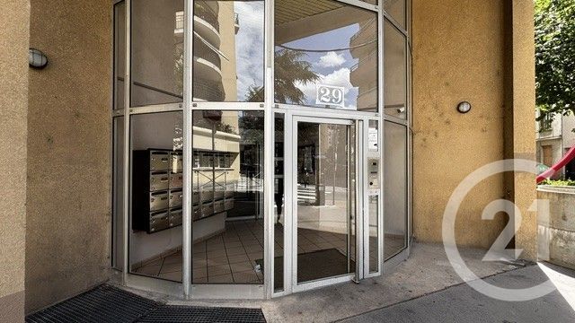 Appartement à vendre - 2 pièces - 64.72 m2 - VILLEURBANNE - 69 - RHONE-ALPES - Century 21 Hestia Ldi