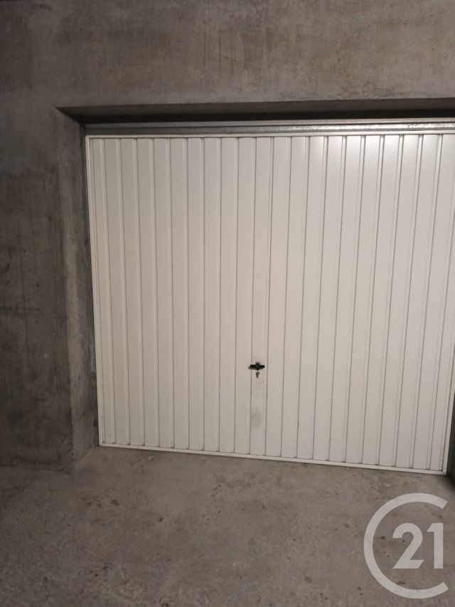 parking - LYON - 69008