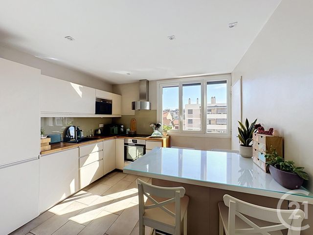 Appartement F4 à vendre - 4 pièces - 73.56 m2 - VILLEURBANNE - 69 - RHONE-ALPES - Century 21 Hestia Ldi