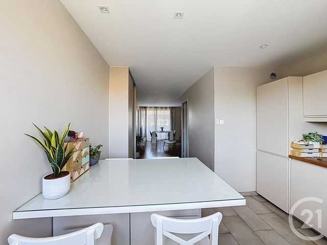 Appartement F4 à vendre - 4 pièces - 73.56 m2 - VILLEURBANNE - 69 - RHONE-ALPES - Century 21 Hestia Ldi